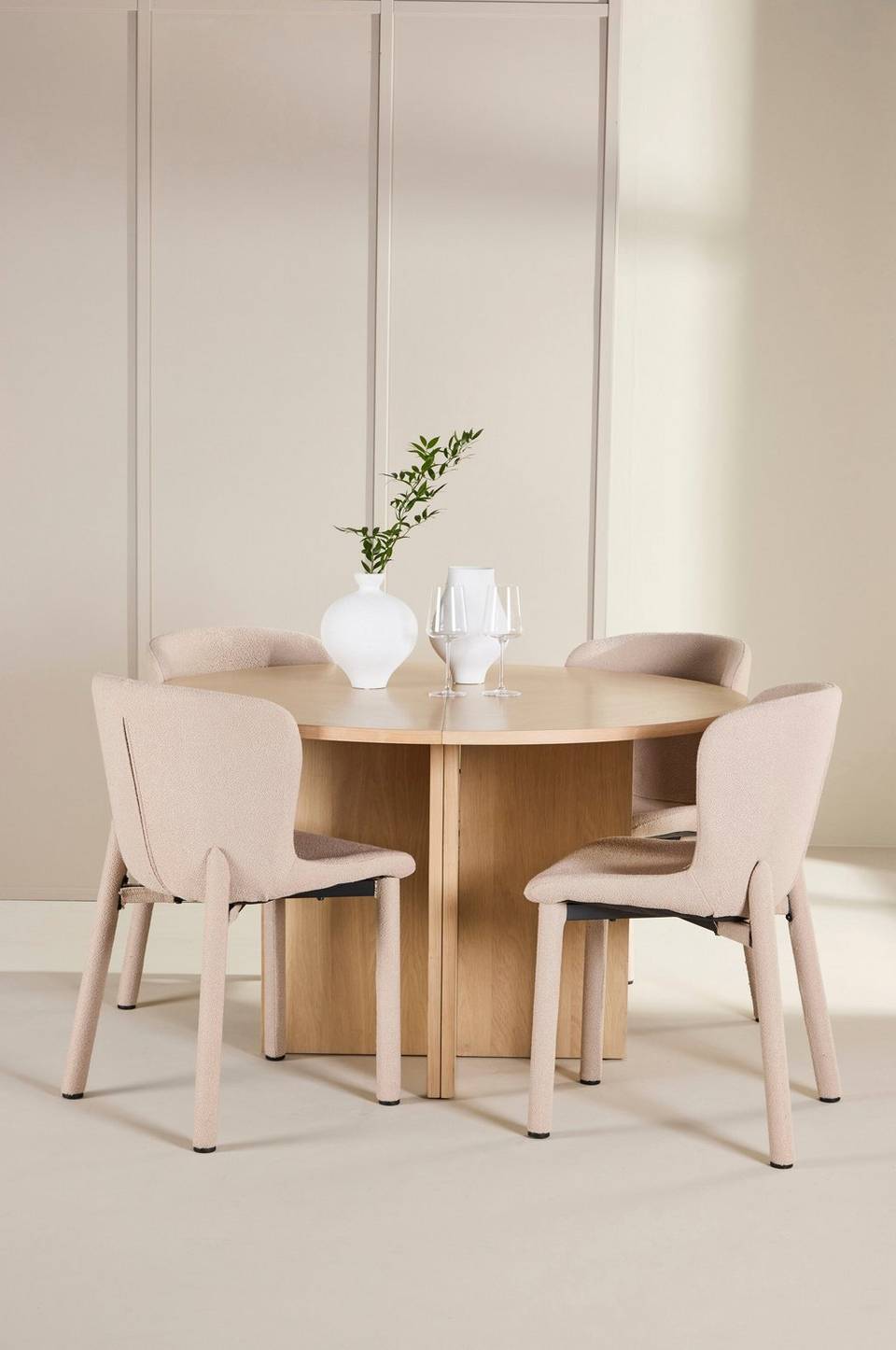 Venture Home Matbord Strada med Astoria-stol, beige från Venture Home, bild 5