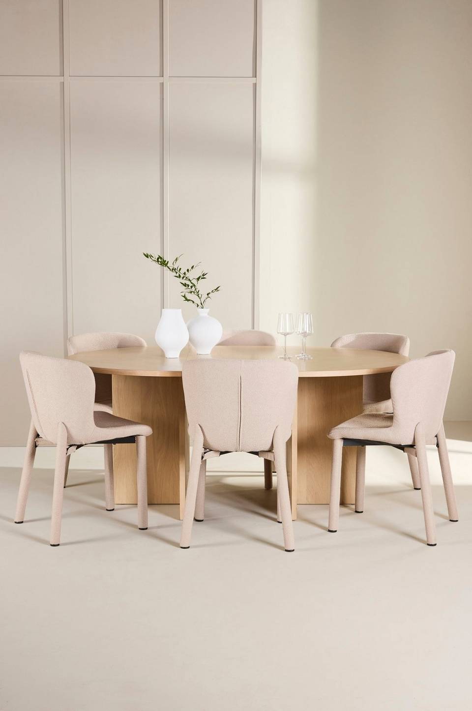 Venture Home Matbord Strada med Astoria-stol, beige från Venture Home, bild 5