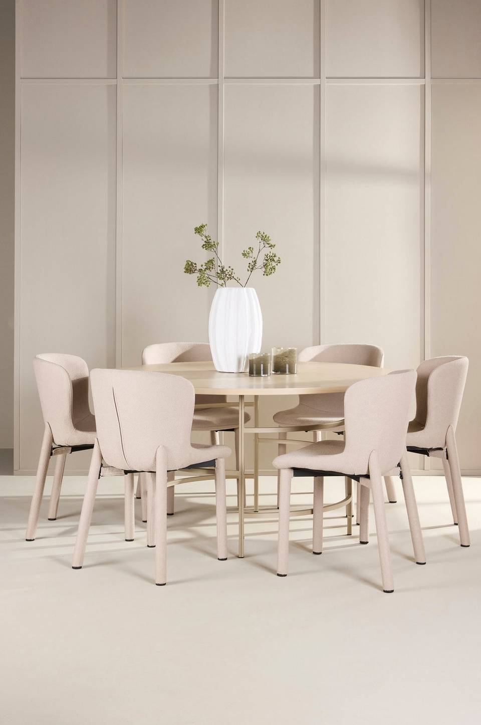 Venture Home Matbord Copenhagen med Astoria stol, beige från Venture Home, bild 5