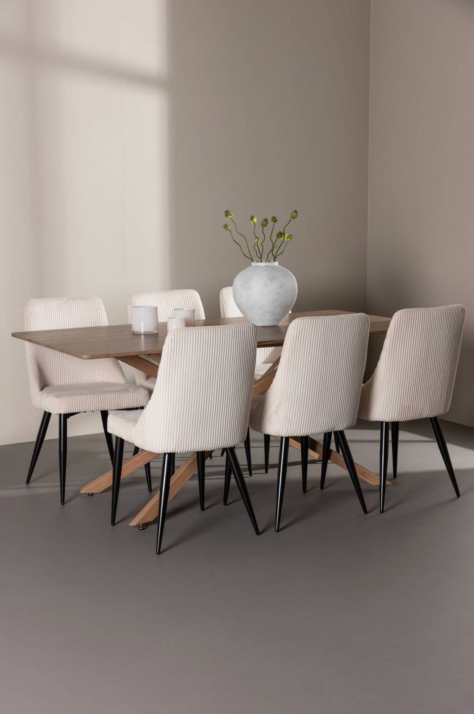 Venture Home Piazza matbord med Leone matstol, beige från Venture Home, bild 5