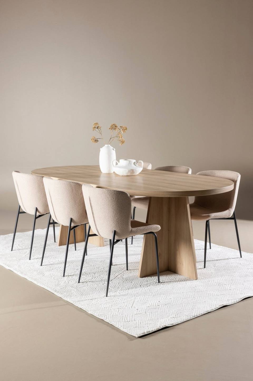 Venture Home Bootcut matbord med Modesto matstol, beige från Venture Home, bild 5