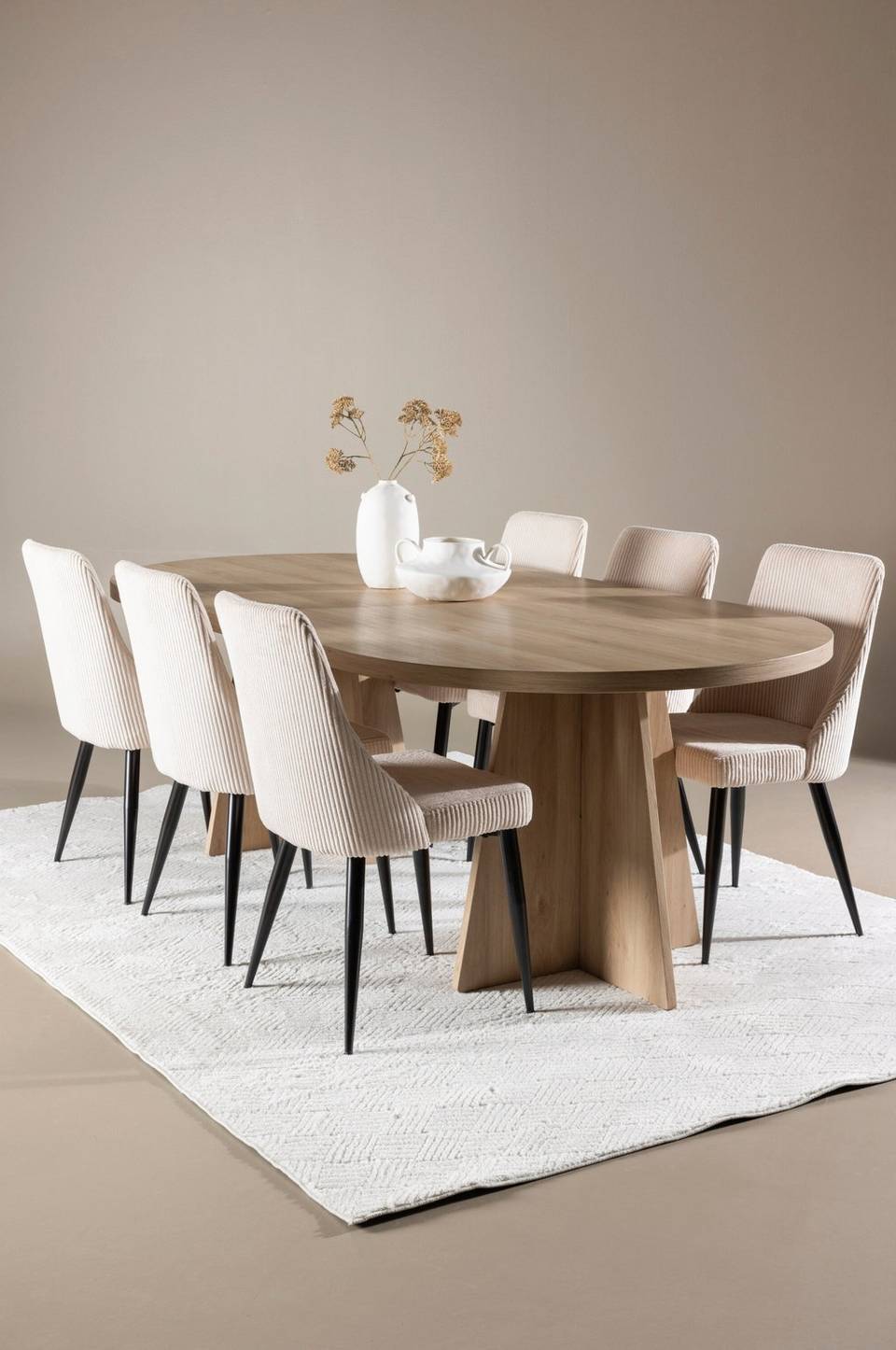 Venture Home Bootcut matbord med Leone matstol, beige från Venture Home, bild 5