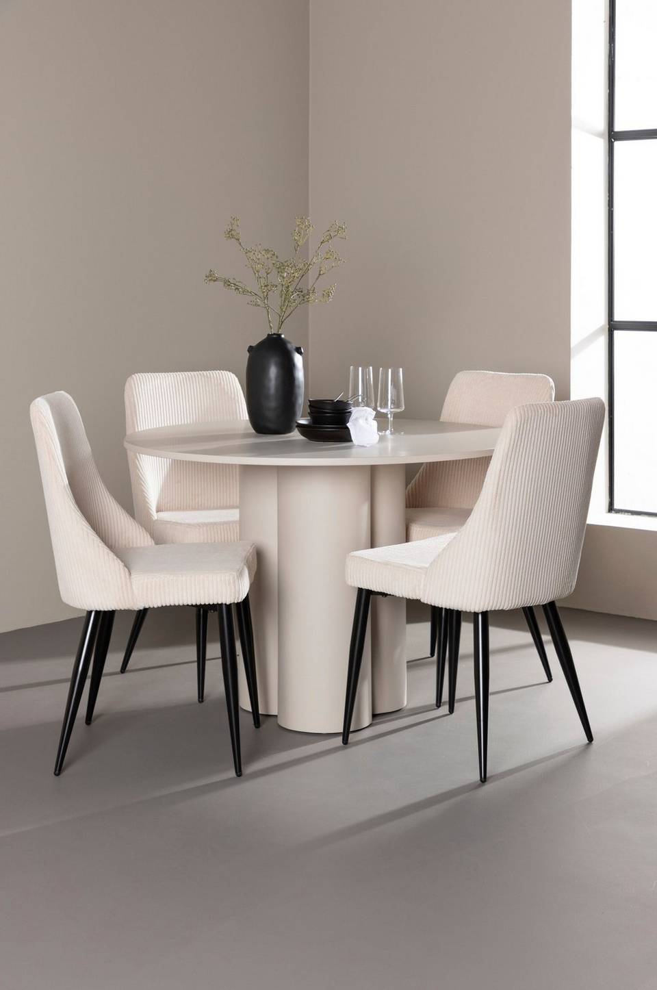Venture Home Olivia matbord med Leone matstol, beige från Venture Home, bild 5