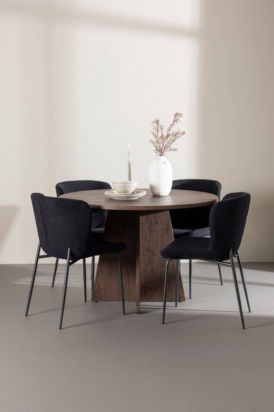 Venture Home Bootcut matbord med Modesto matstol, svart från Venture Home, bild 5