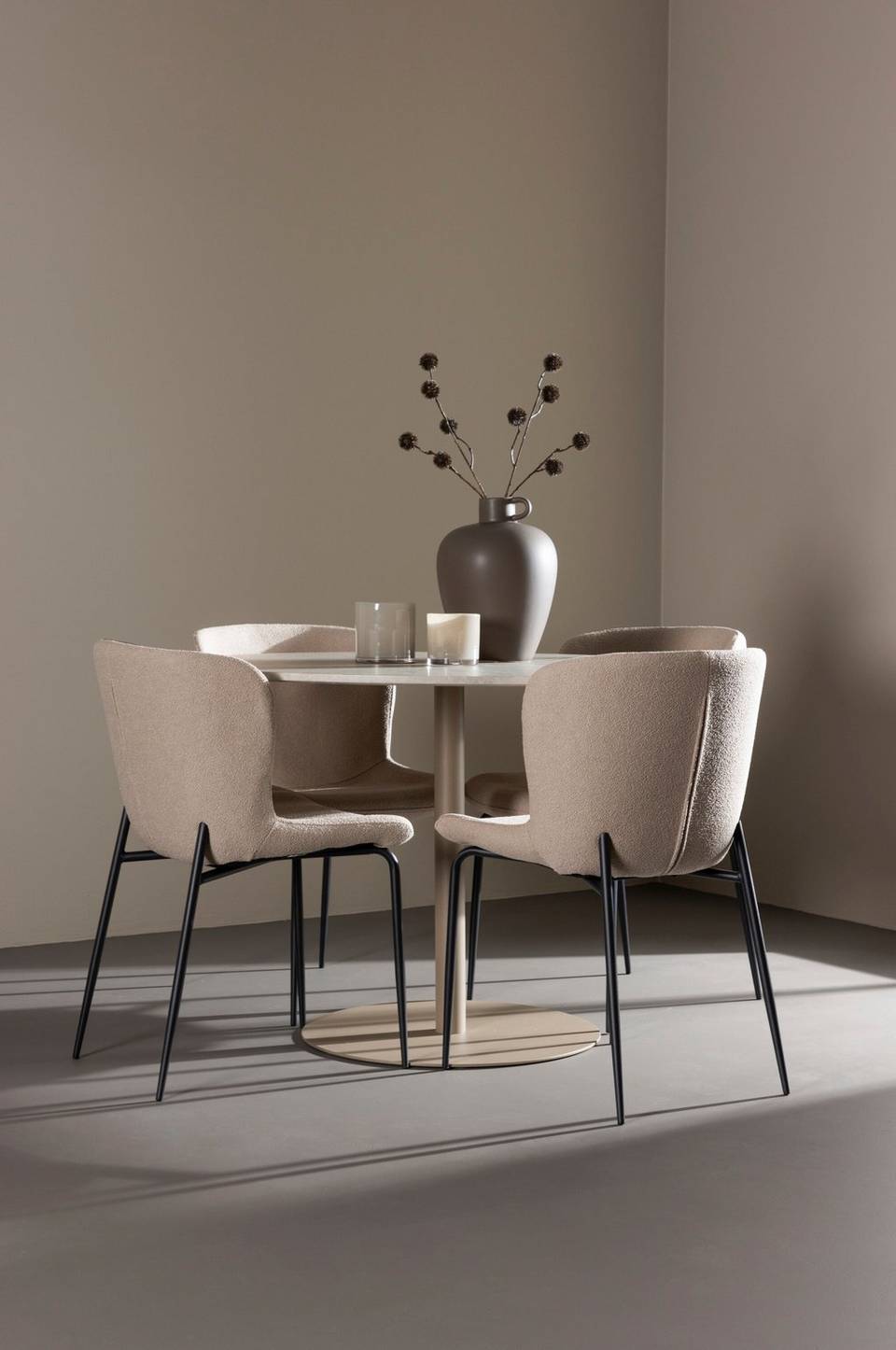 Venture Home Lycke matbord med Modesto matstol, beige från Venture Home, bild 5