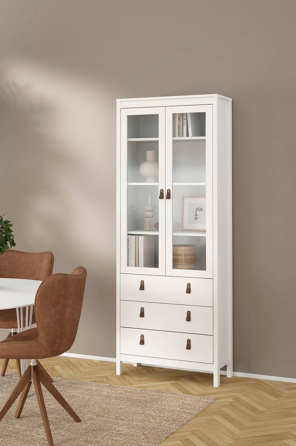 Tvilum Madrid Kina-skåp 2 dörrar m/glas + 3 lådor, vit från Tvilum, bild 5