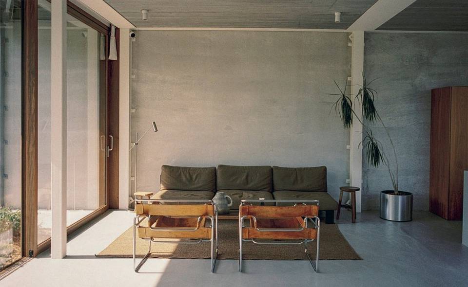 New Mags Coffee Table Book Concrete Homes, beige från New Mags, bild 2