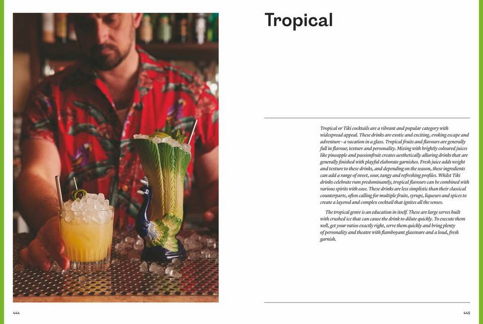 New Mags Coffee Table Book The Madrusan Cocktail Companion, blå från New Mags, bild 2