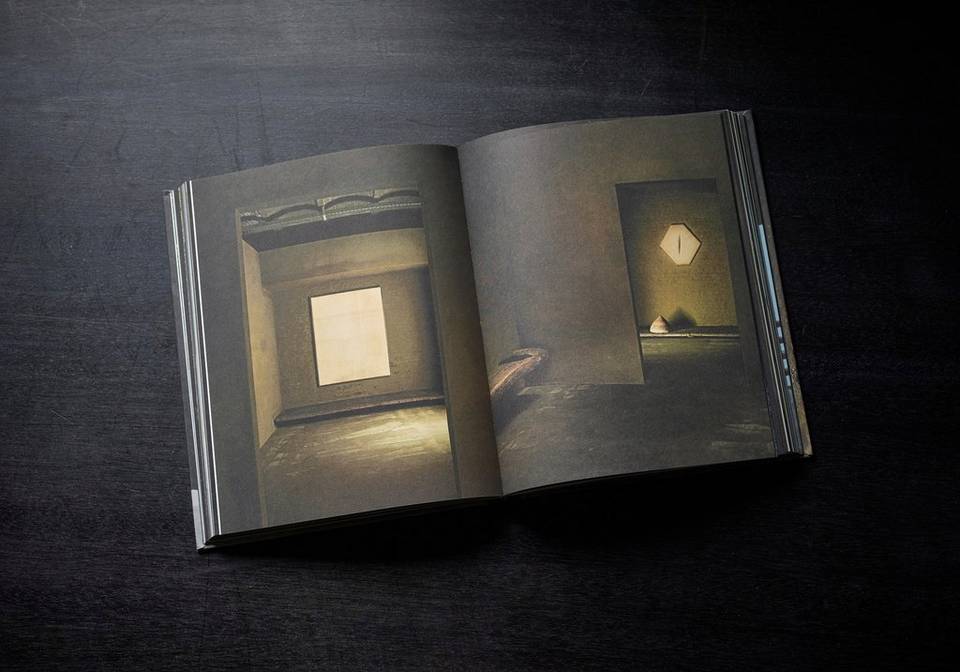 New Mags Coffee Table Book Axel Vervoordt : Wabi Inspirations, grå från New Mags, bild 2