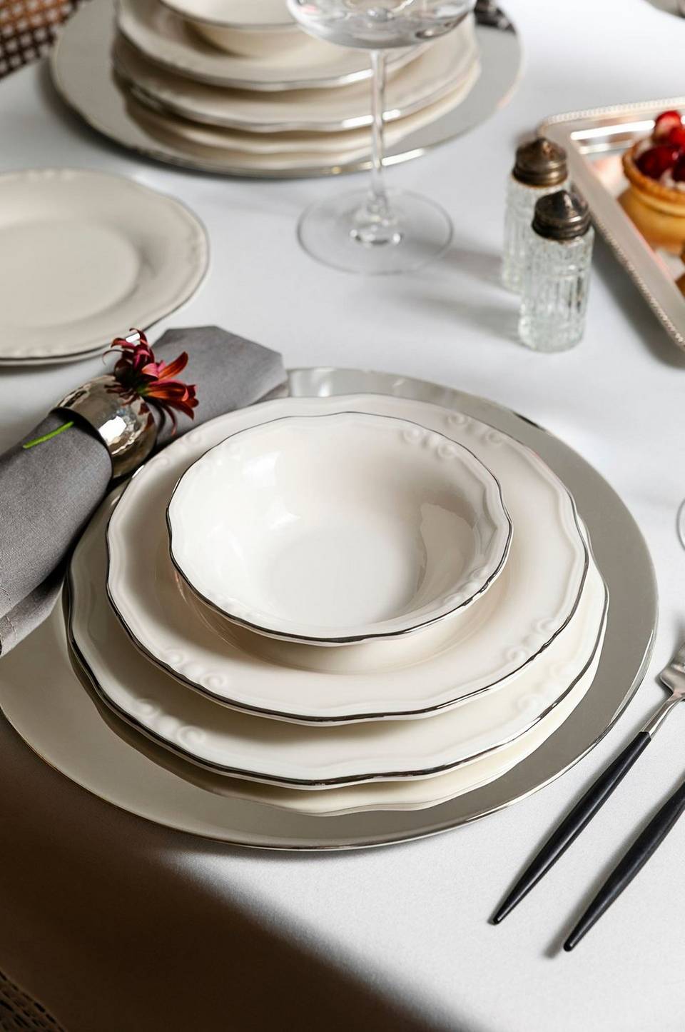 Hermia Middagsservis (24 delar) Platin Yaldiz Tiffany, vit från Hermia, bild 5