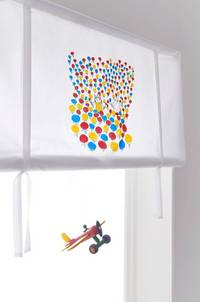 SPÖKET LABAN PÅ ÄNG roll up-gardin ekologisk Vit/multi