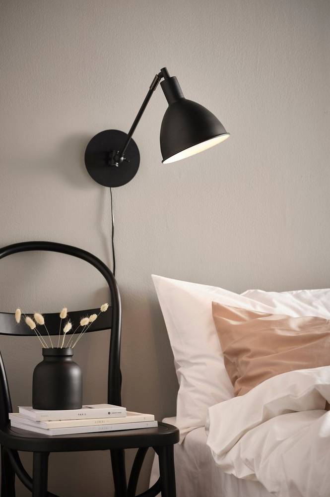 OLSON vägglampa Matt svart/krom