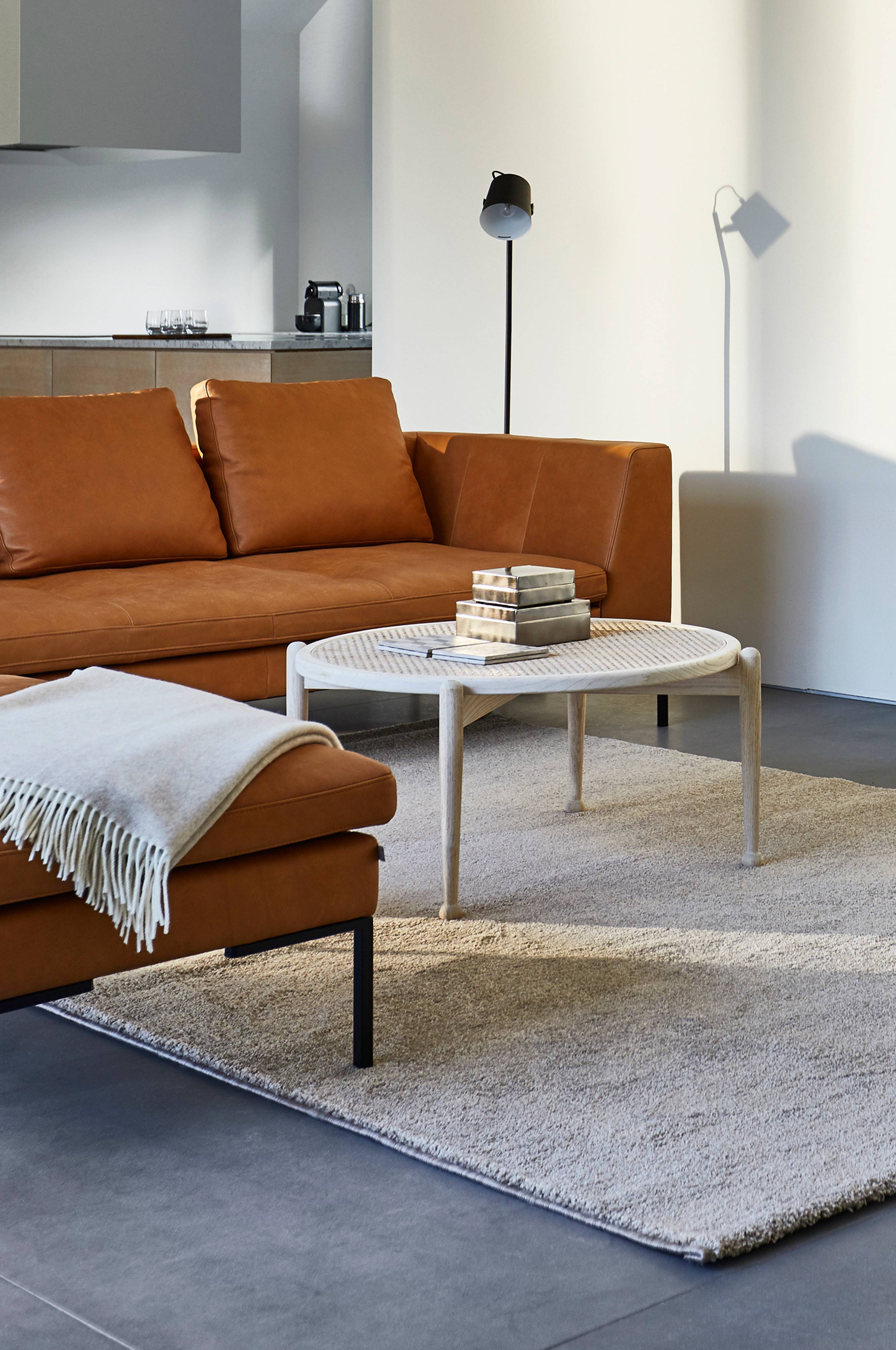 LJUNGHUSEN Couchtisch Ø 89 cm - Natur - Möbel