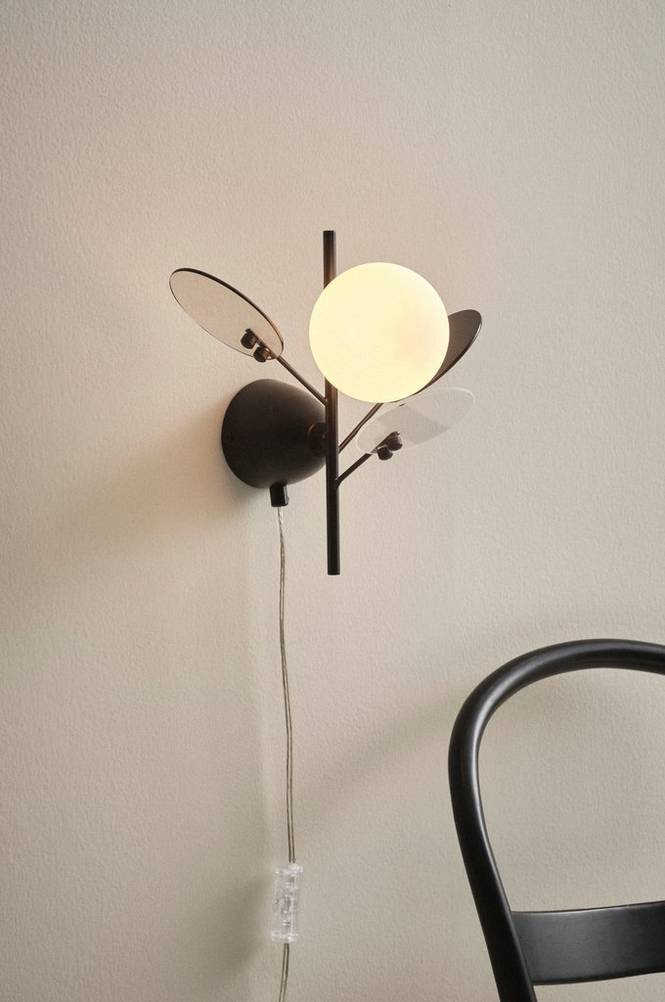 PETAL vägglampa Svart