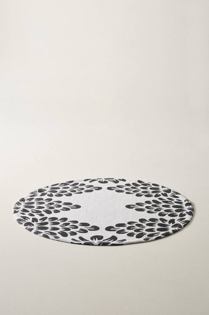 PINE TIME glattvevd teppe, diameter 110 cm