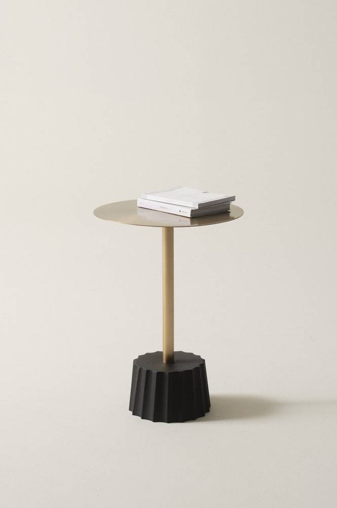 MINOVA sidobord ø 42 cm Svart/guld