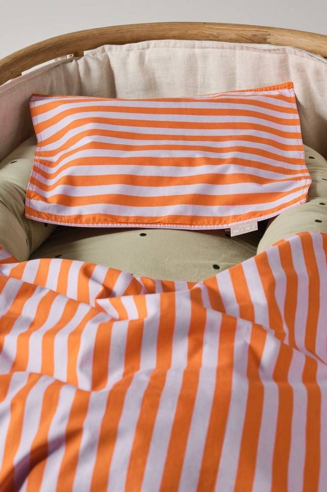 LOUSA BABY örngott 35x28 cm - ekologisk Orange/lila