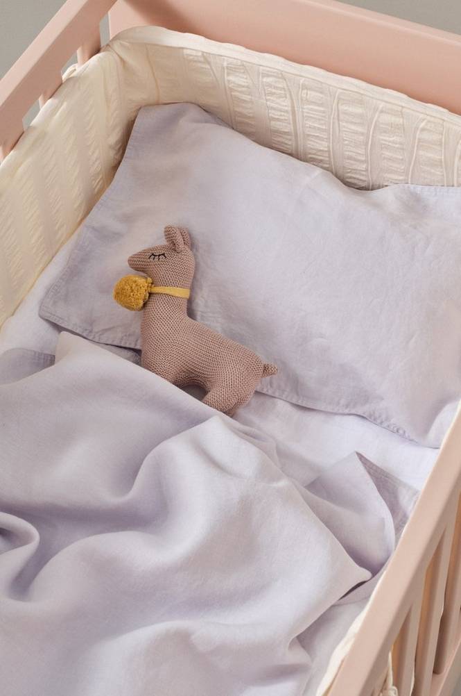 JONIE MINI påslakanset spjälsäng