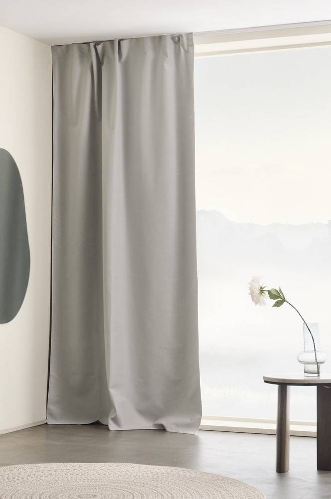 NIKA mörkläggningsgardin - 1 längd Grå