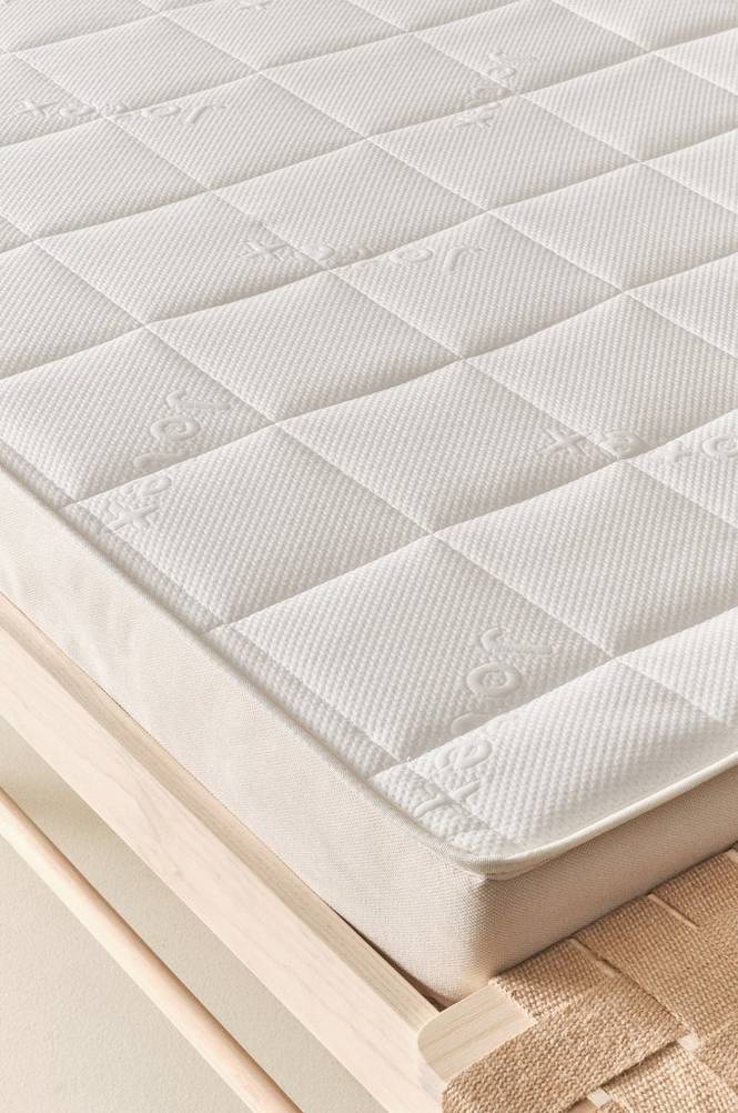QUARTO skummadrass medium till barn 120x200 cm
