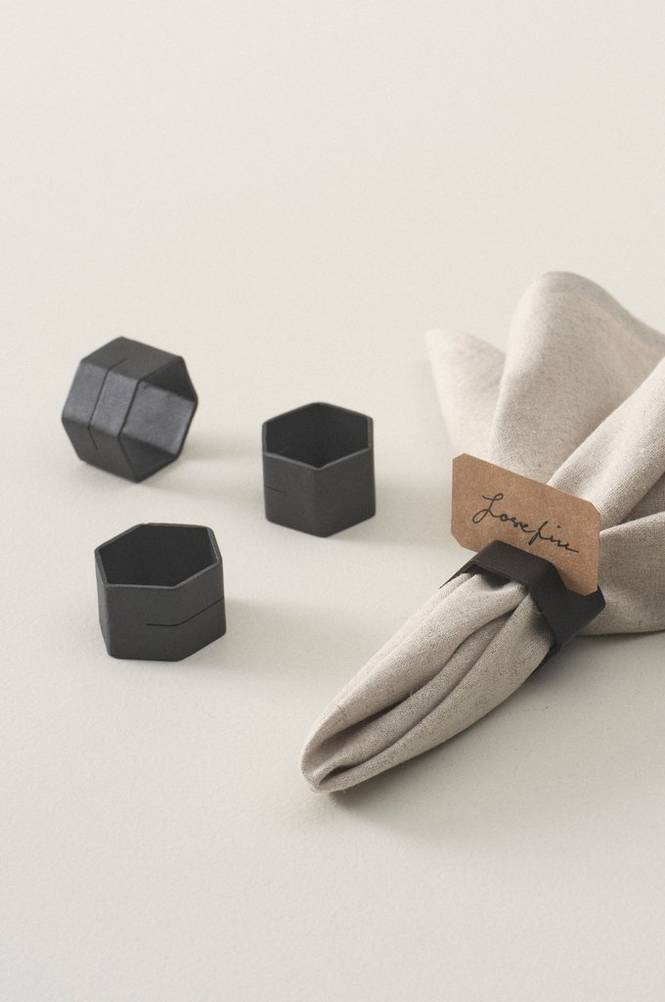 TERRA servettring med placeringskortshållare 4-pack Black
