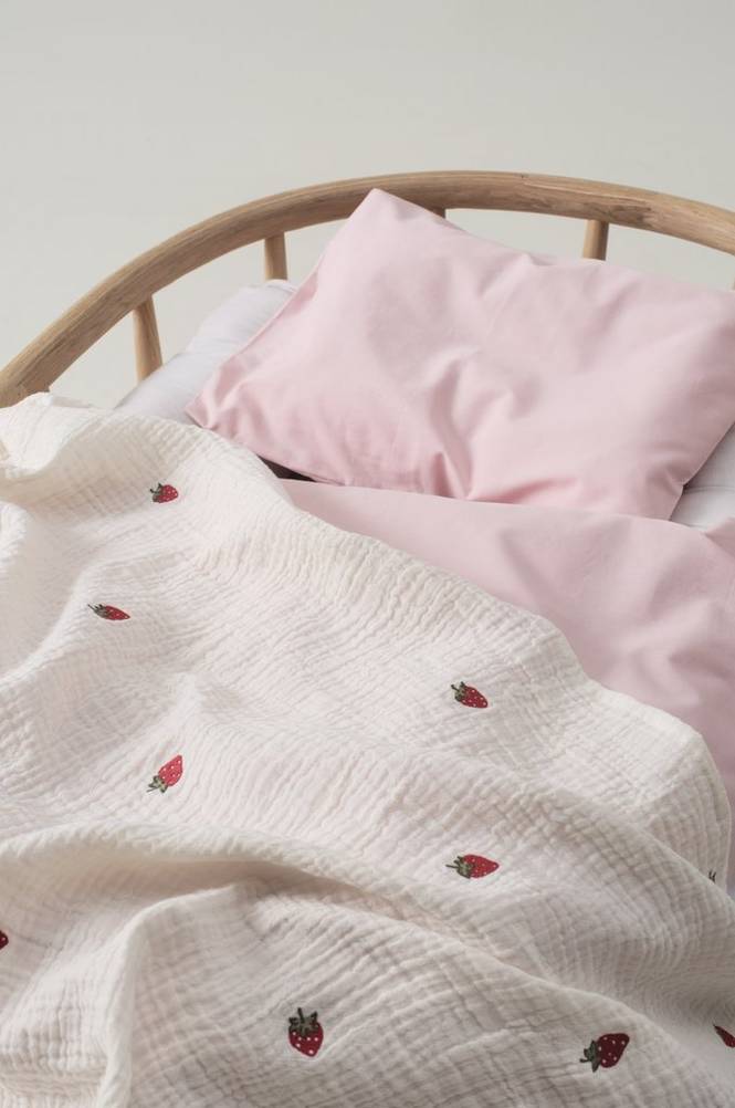STRAWBERRY babyfilt - ekologisk Vit/röd