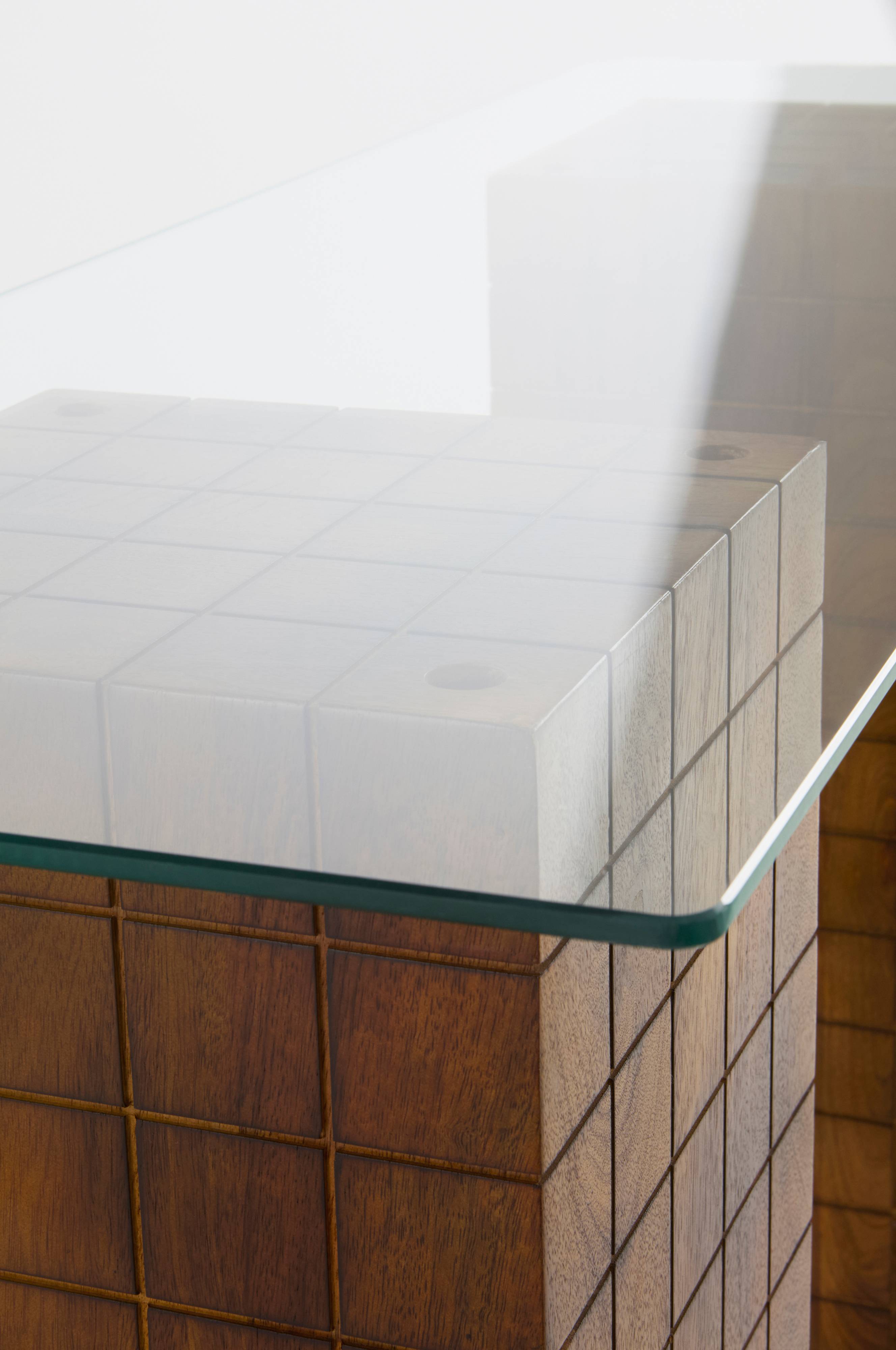 Stylish DAMEN Desk: Glass Top & Mango Wood Legs 140cm